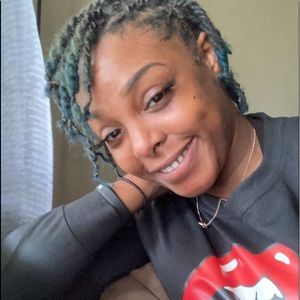 Meet your Posher, Latasha